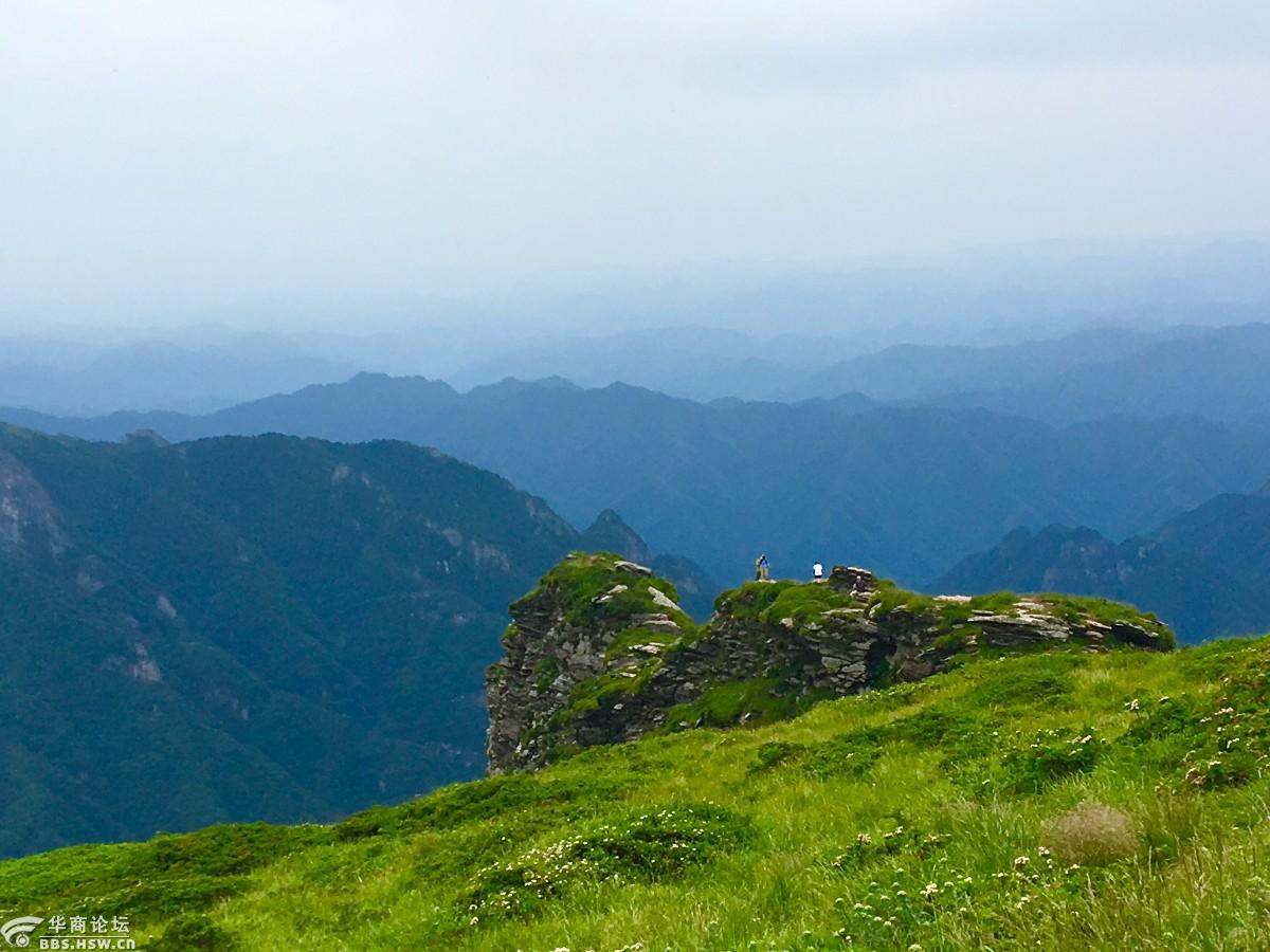 光秃山顶览景高山草甸徜徉