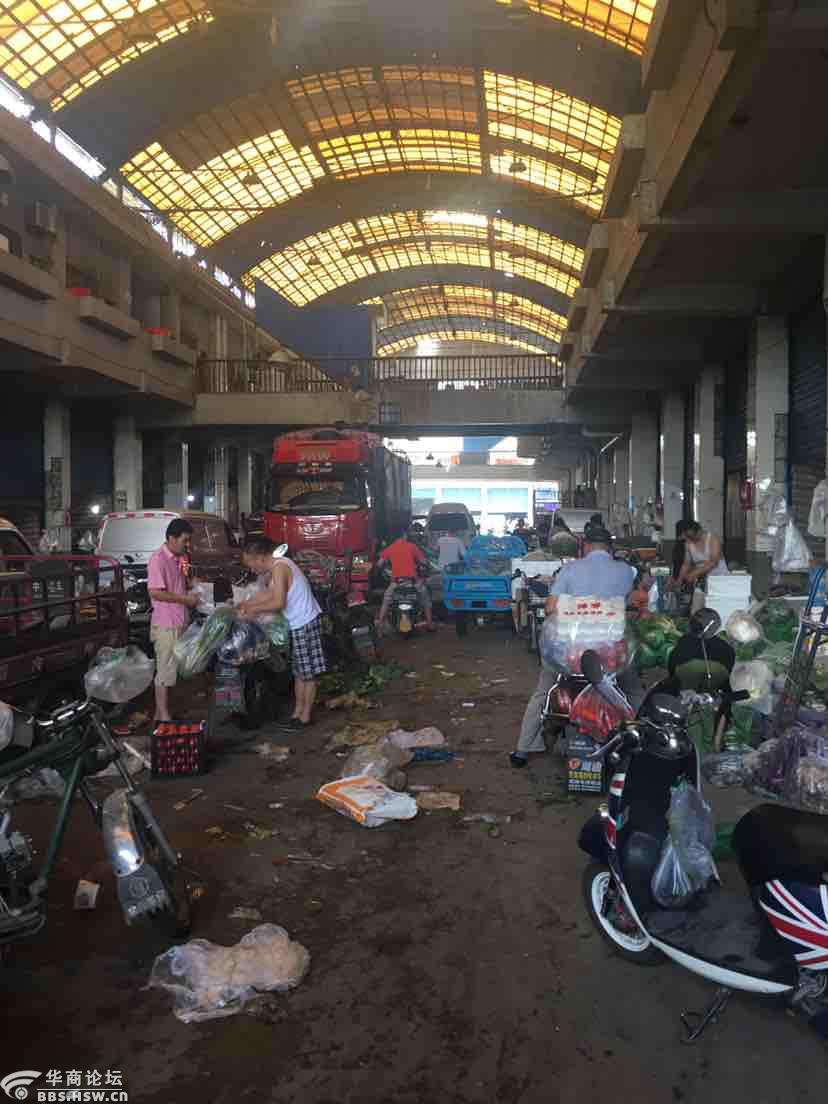 胡家庙蔬菜批发市场脏的惨不忍睹