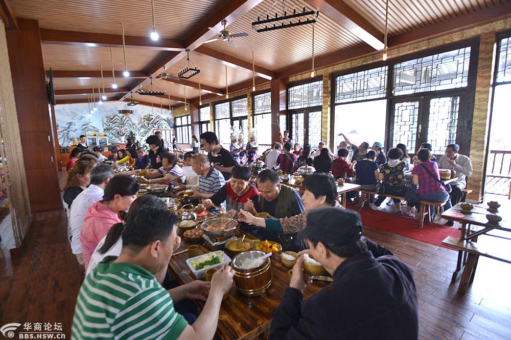 贵州游之十五迎宾拦门酒西江千户苗寨去吃长桌宴