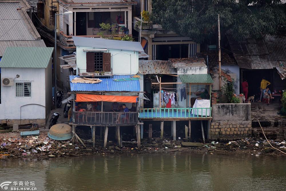 越南渔村的贫民窟,正在拆迁中【严建设】