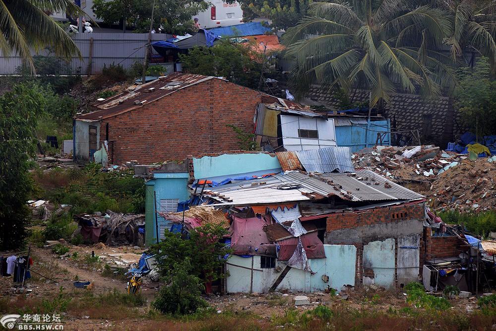 越南渔村的贫民窟,正在拆迁中【严建设】