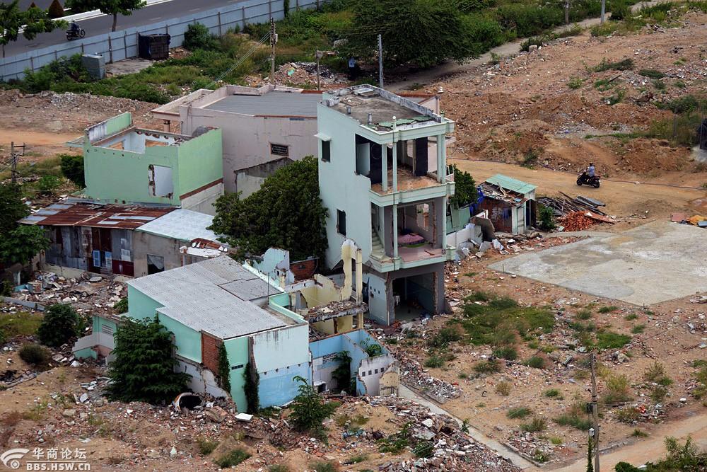 越南渔村的贫民窟,正在拆迁中【严建设】