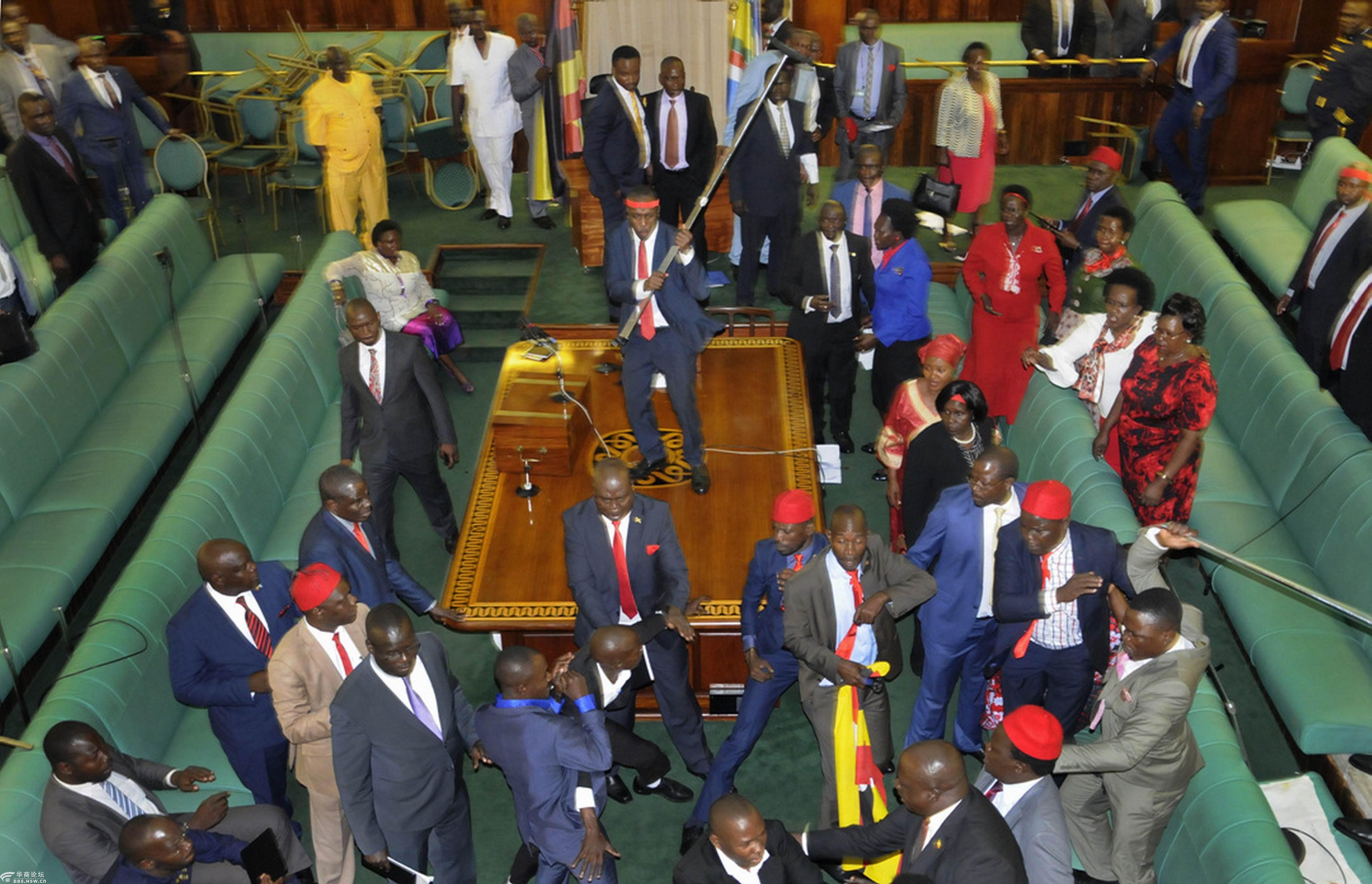 乌干达宪法修订案会议现场