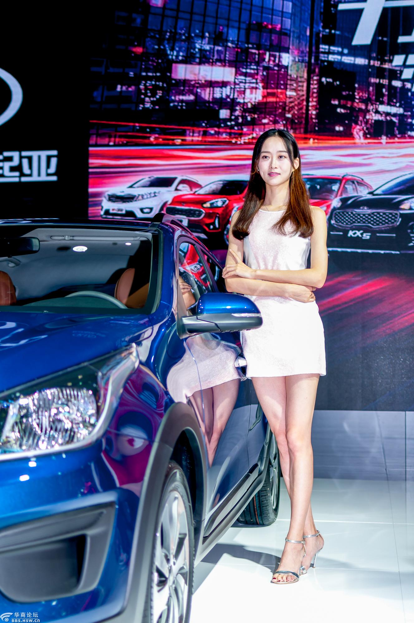 2017国庆西安国际车展拍长安汽车展厅车模祝祖国繁荣昌盛