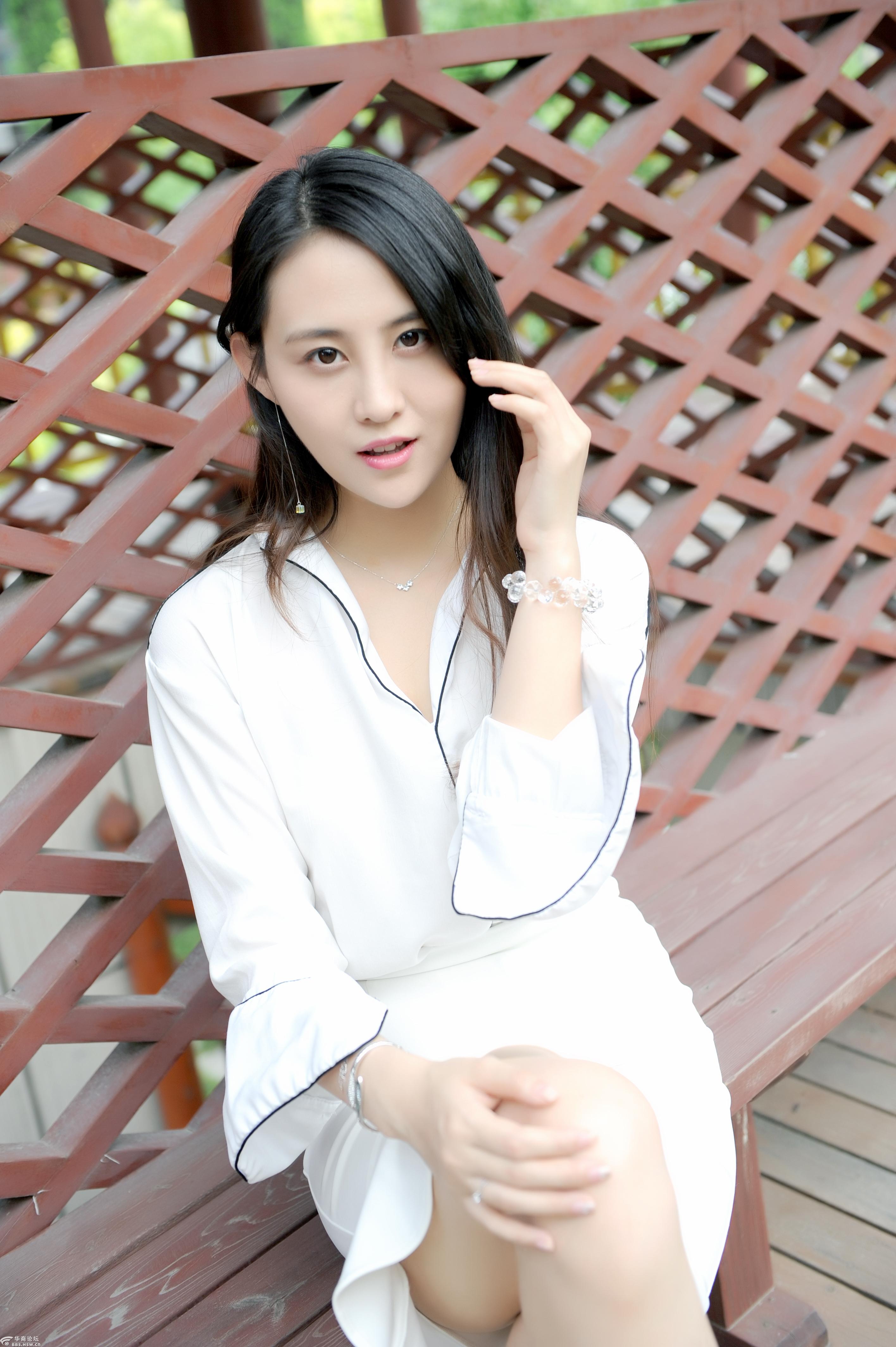 曲江一小区里的优美环境人像one