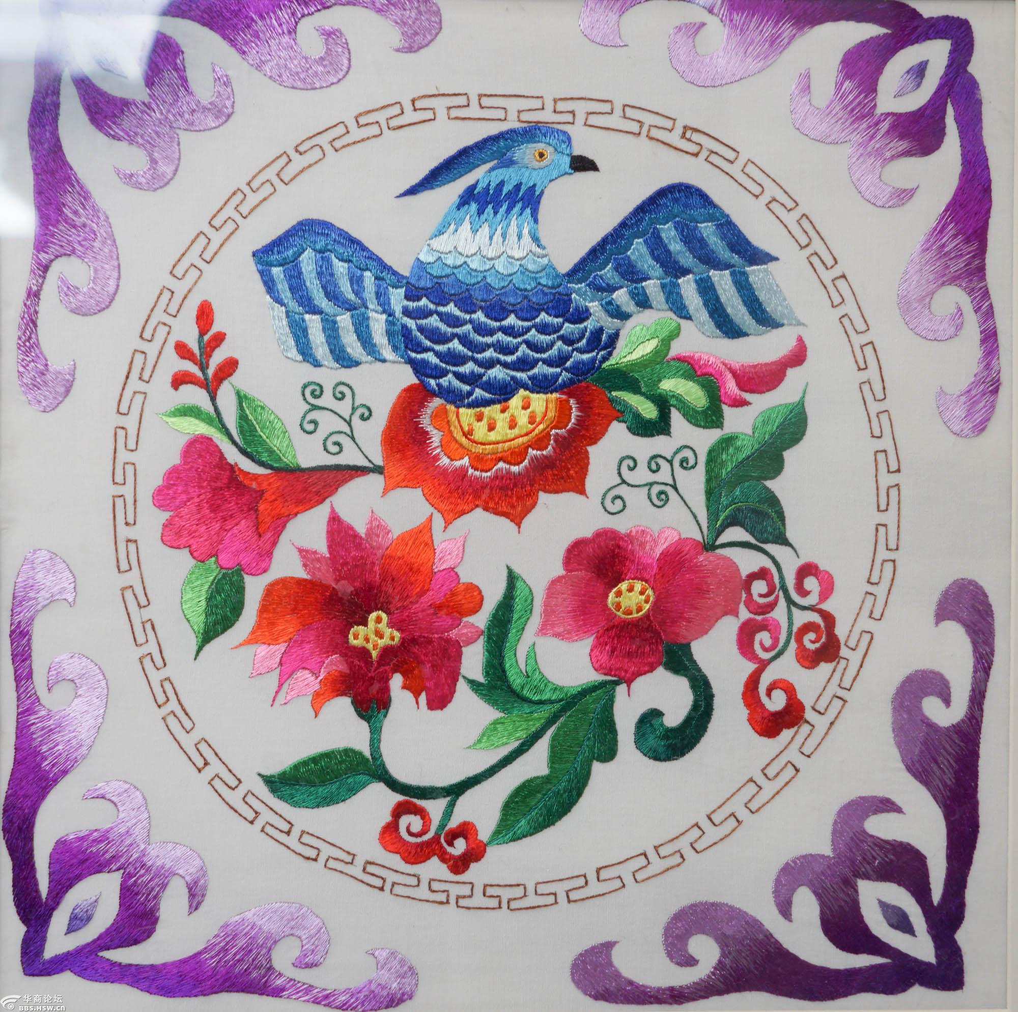 陕西传统手工技艺展上的宁强"羌绣"