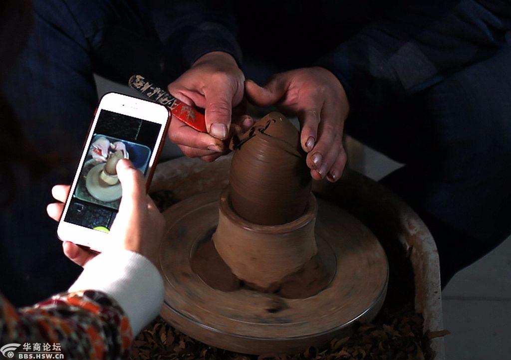 年轻人赵军陶埙情怀