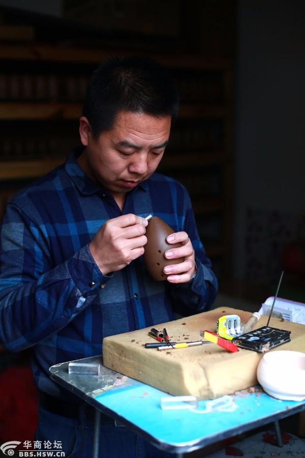 年轻人赵军陶埙情怀