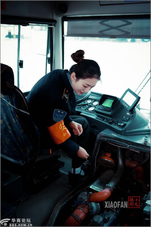 美丽快乐女司机