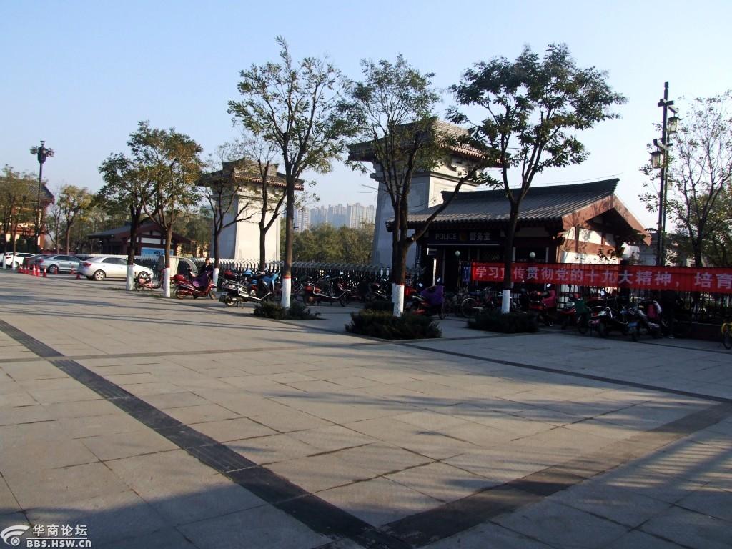 二次走进西安西郊这个洗手间不多的公园也来次厕所革命吧