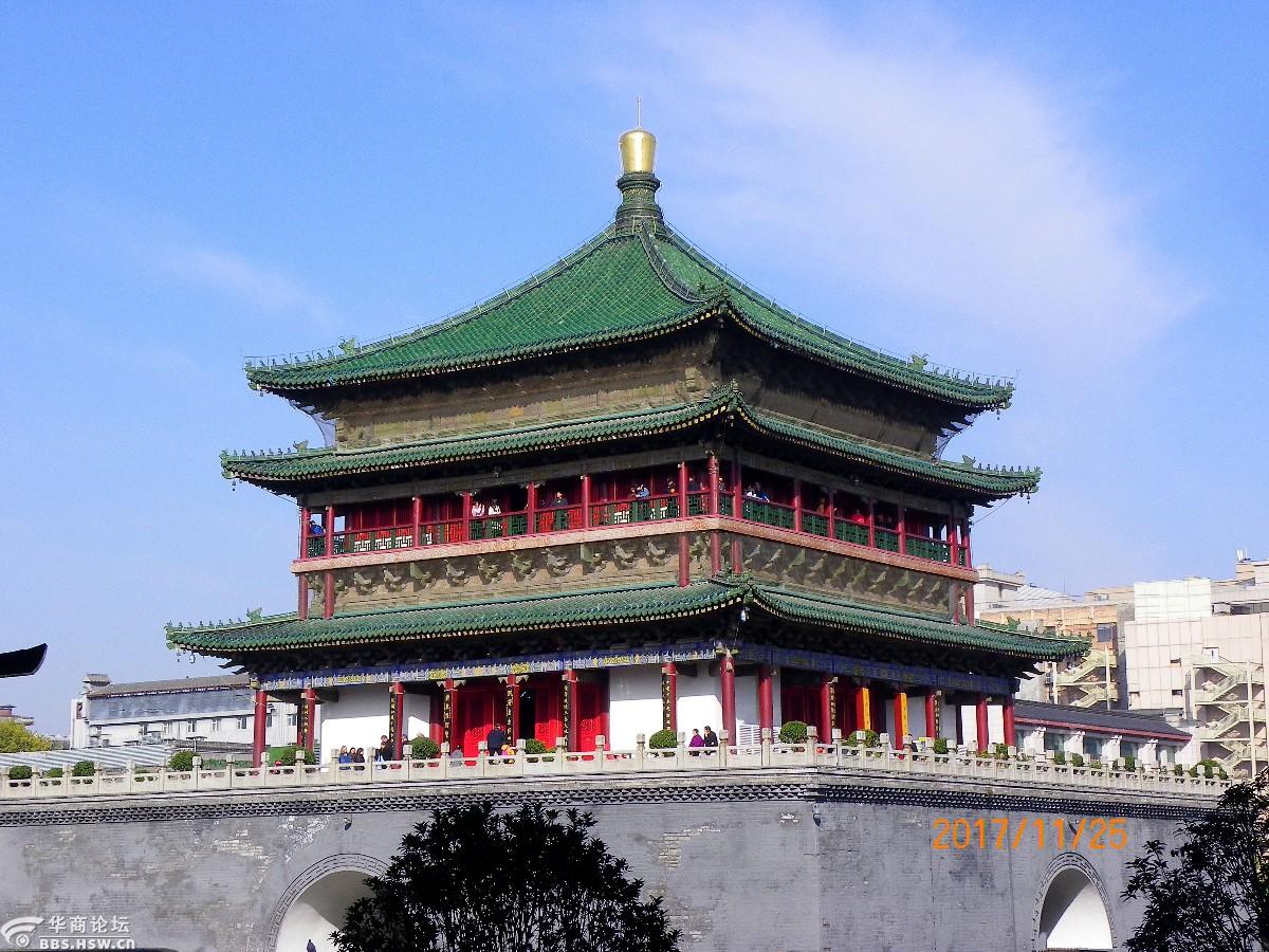 登上钟楼看西安四方城景