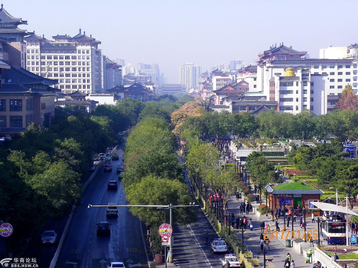 登上钟楼看西安四方城景