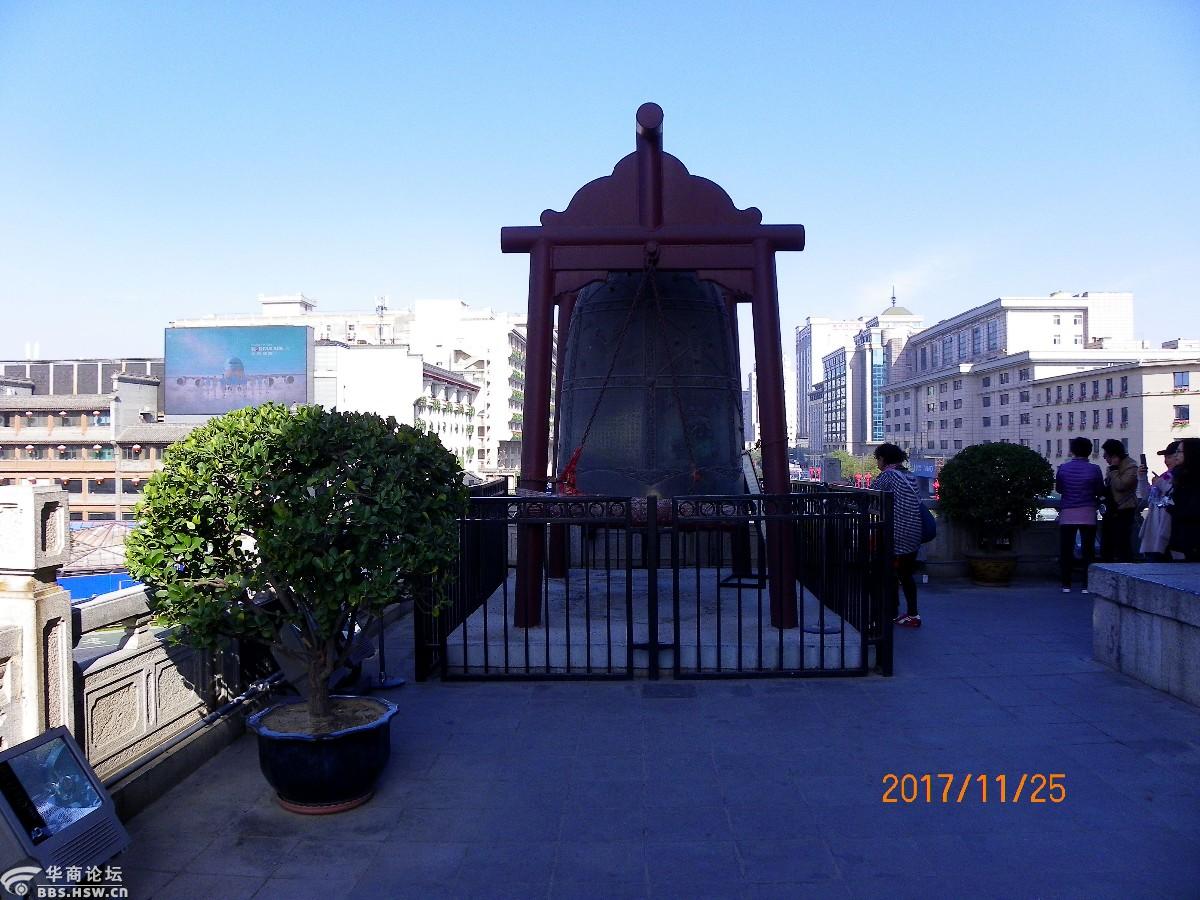 登上钟楼看西安四方城景