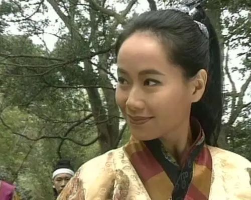 又翻拍了！两位新晋小鲜肉你更看好谁？