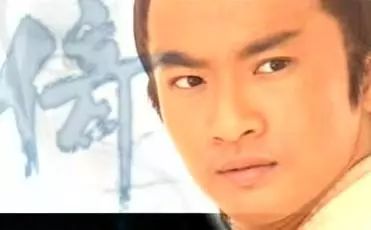 又翻拍了！两位新晋小鲜肉你更看好谁？