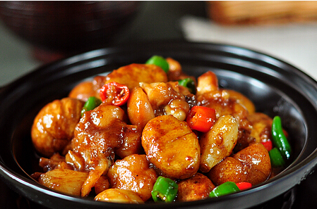 蚝油栗子鸡味道鲜美可口