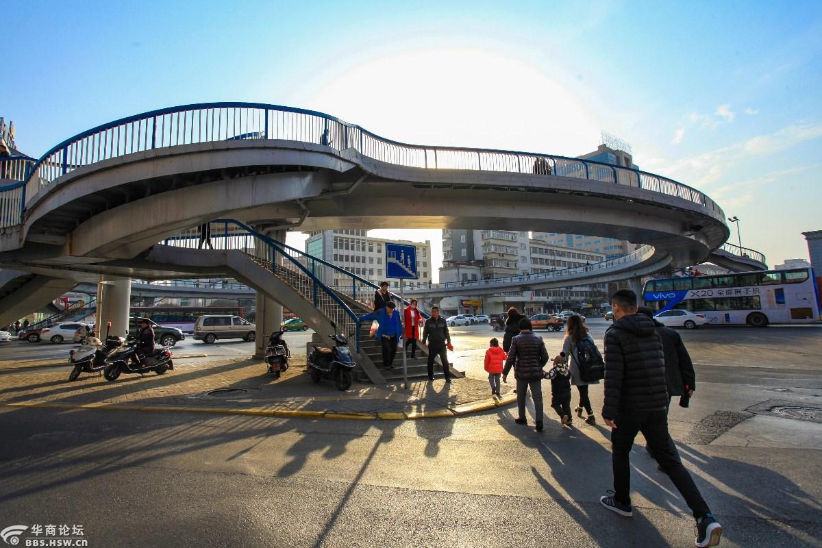 见证西安五路口的地标性建筑环形天桥