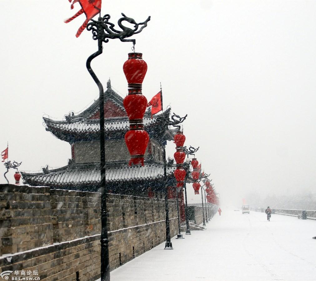 201813西安下雪了我在城墙上