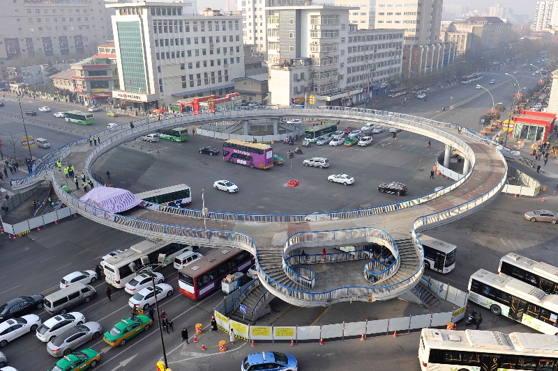 五路口天桥拆除"老西安"留念:对它的感情像年轻人看小寨天桥