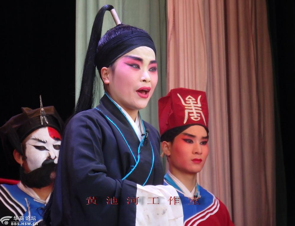 咸阳市民众剧团在宝鸡市汉强海德公园地产演出秦腔大戏