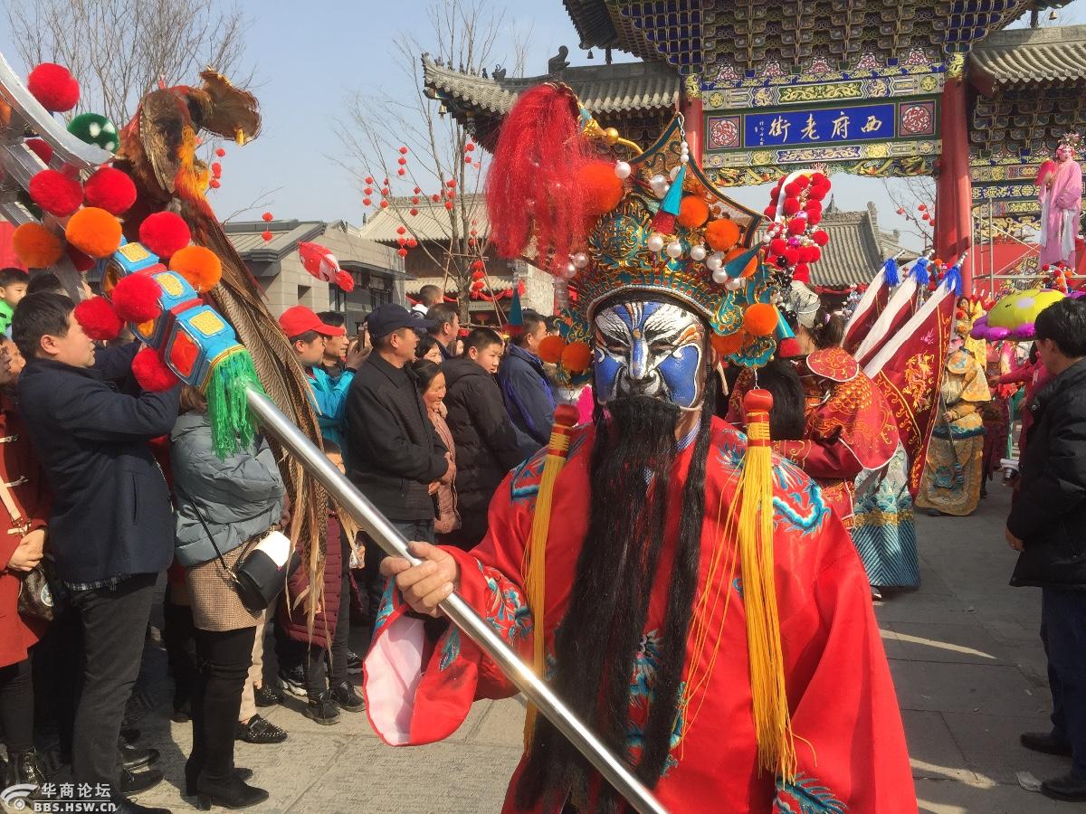 手机拍大年初一西府老街社火