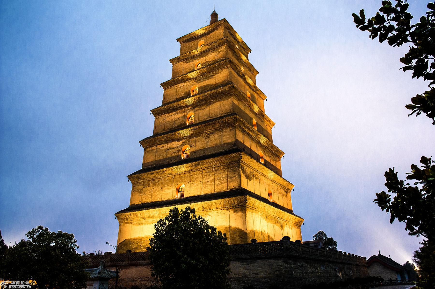 慈恩塔下题名处十七人中最少年