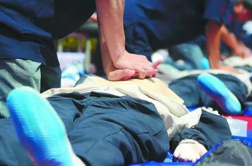 汉中一12岁中学女生课间活动中猝死 事发时正在跑操