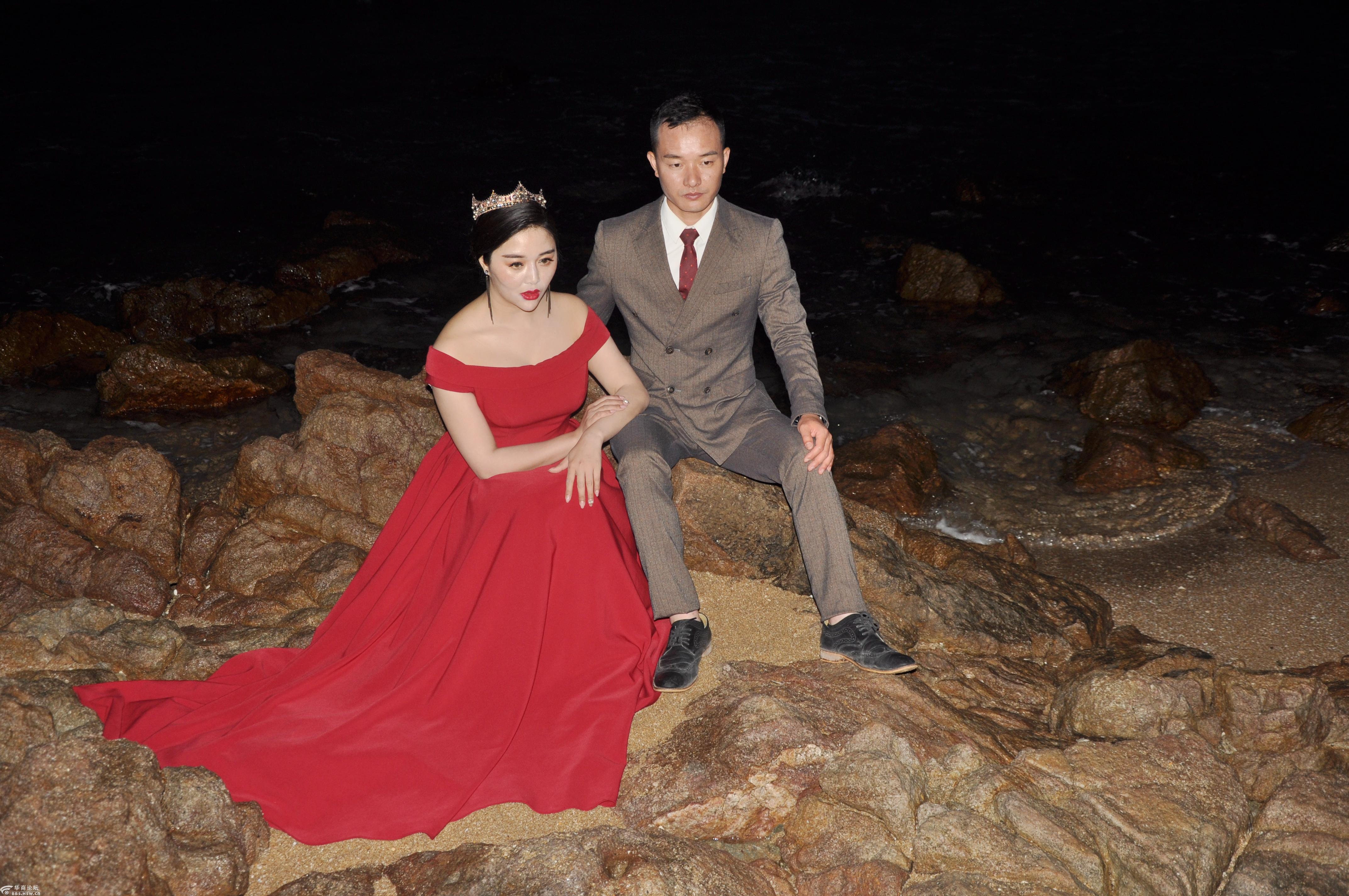 三亚天涯海角景区拍摄海誓山盟,海枯石烂永不变心婚纱照一对又一对的