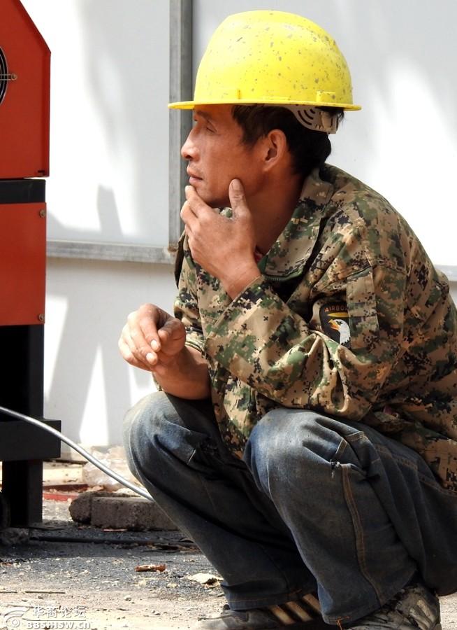 向五一节这天坚持在工地干活的工人师傅问好!