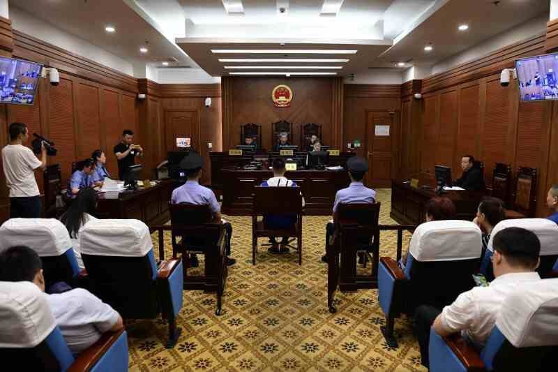 冰毒藏在酒坛内运往西安 男子取货时被抓判刑14年