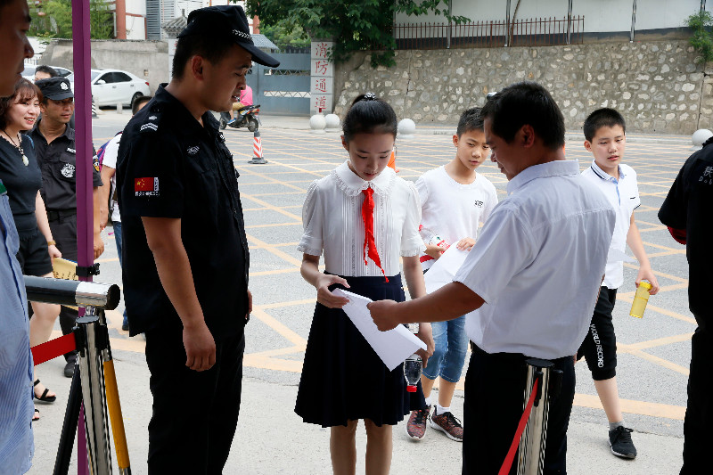 今天民办小升初面谈题目揭露 同一类题目不同学校考察方向不同