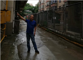 金花南小区每户早早交了3000元 住户迟迟接不上天然气