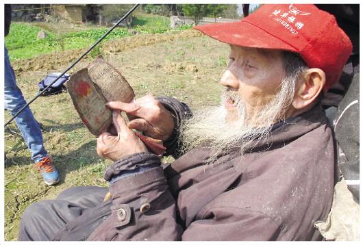 邱少云战友：就算看到邱少云被大火焚烧 也不能擅动