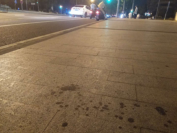 双面龙哥:5次被捕 邻居称他很客气买东西不欠钱
