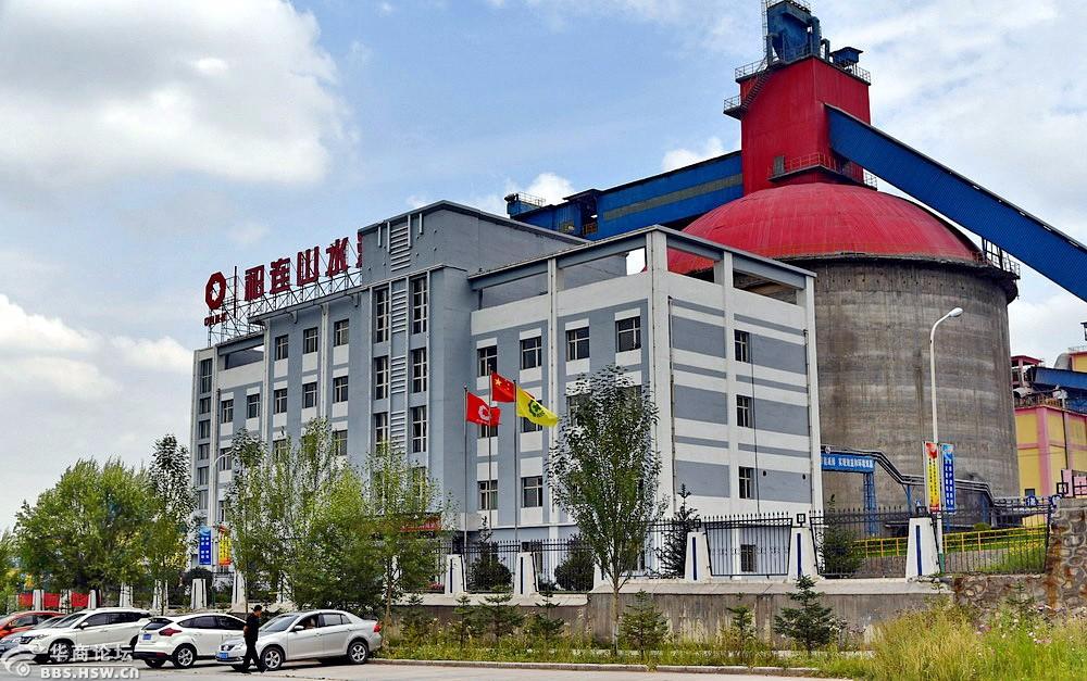 祁连山水泥车拍照片严建设