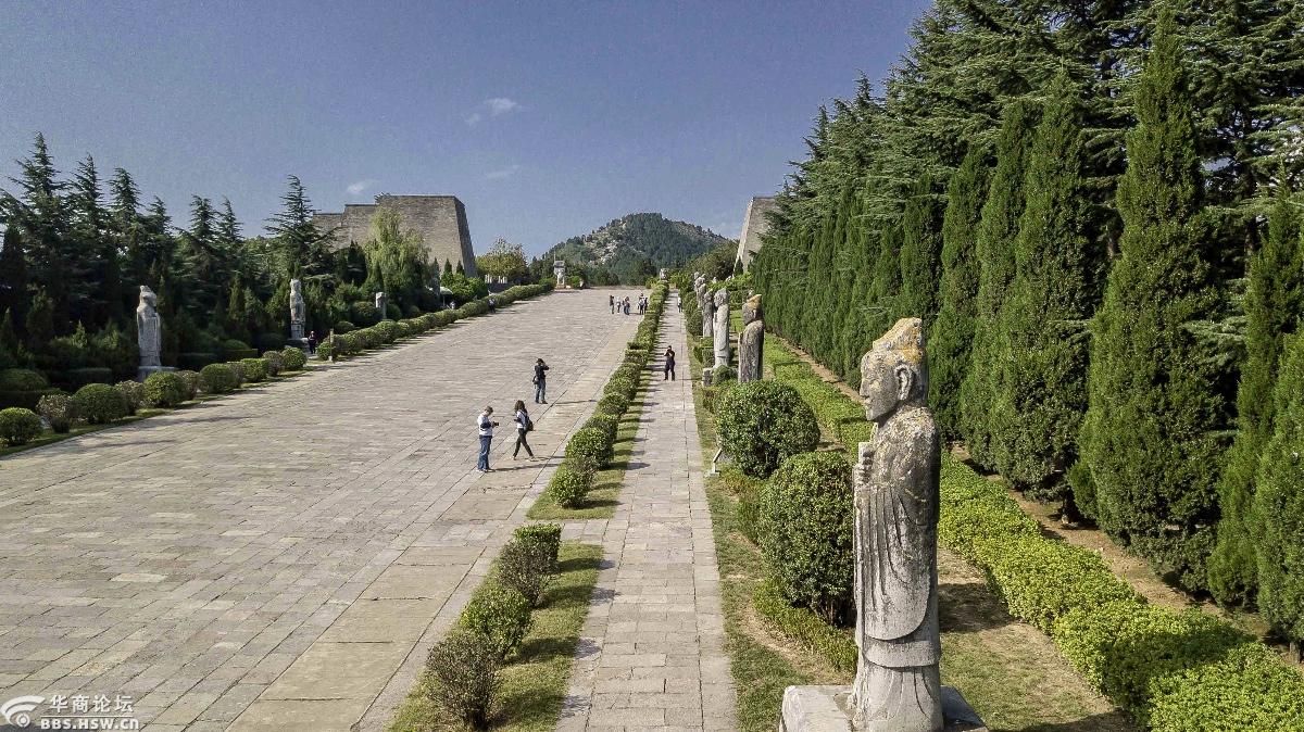 《寻唐迹》鸟瞰乾陵