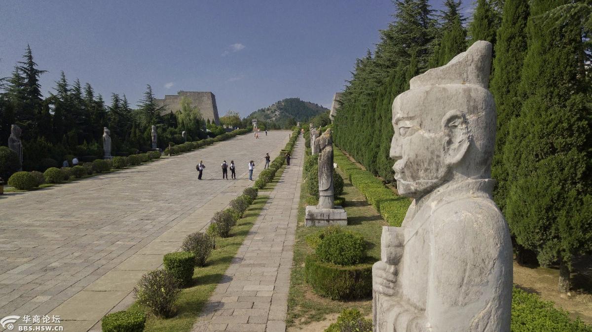 《寻唐迹》鸟瞰乾陵
