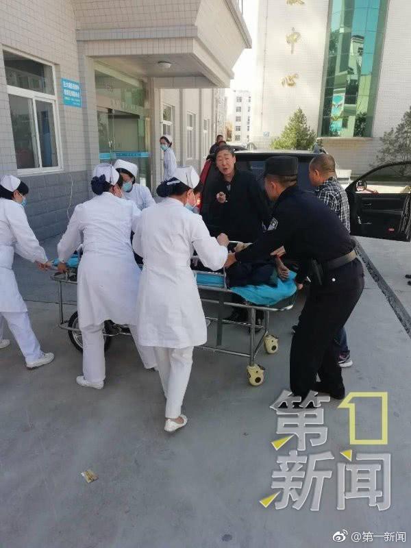 外地游客突然晕厥 商洛警车开道紧急送医