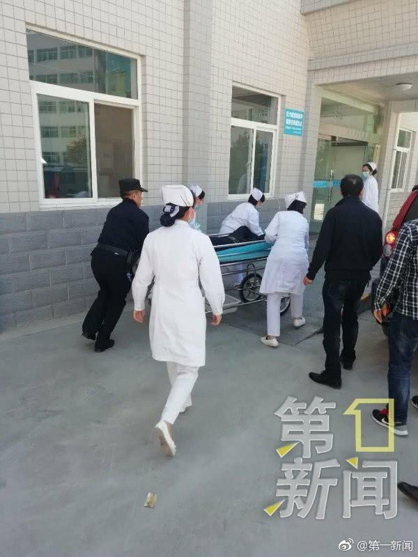 外地游客突然晕厥 商洛警车开道紧急送医