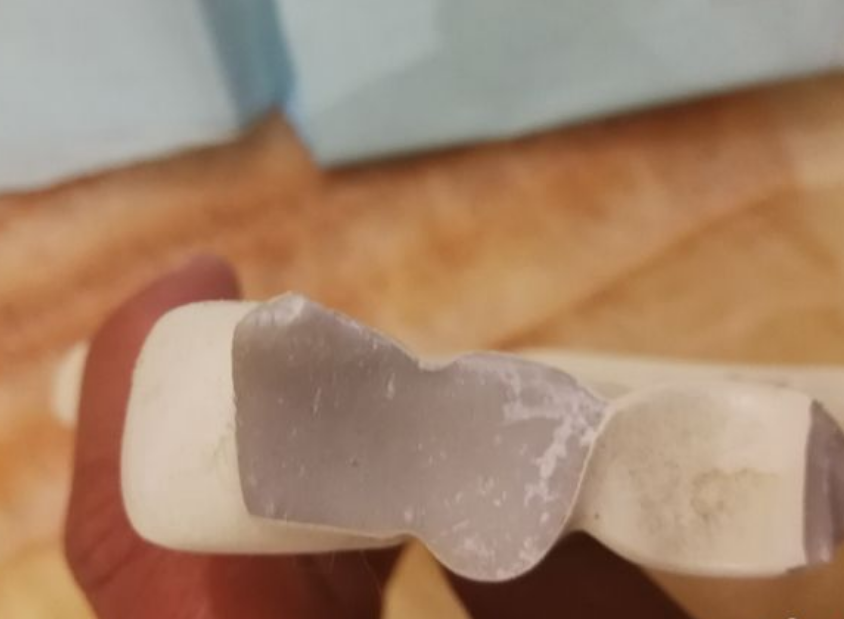 买的是橡木家具摔一跤摔出树脂 专家：不能只听口头承诺