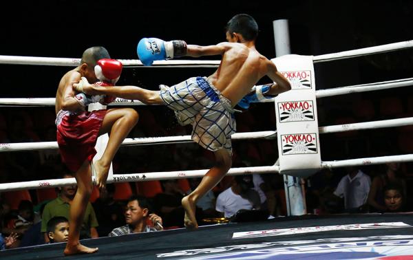 13岁泰拳少年命丧擂台:为几美元 30万孩子以死相拼