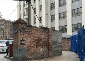 宝鸡铁一中家属楼唯一通道最宽处2米 居民生活不便