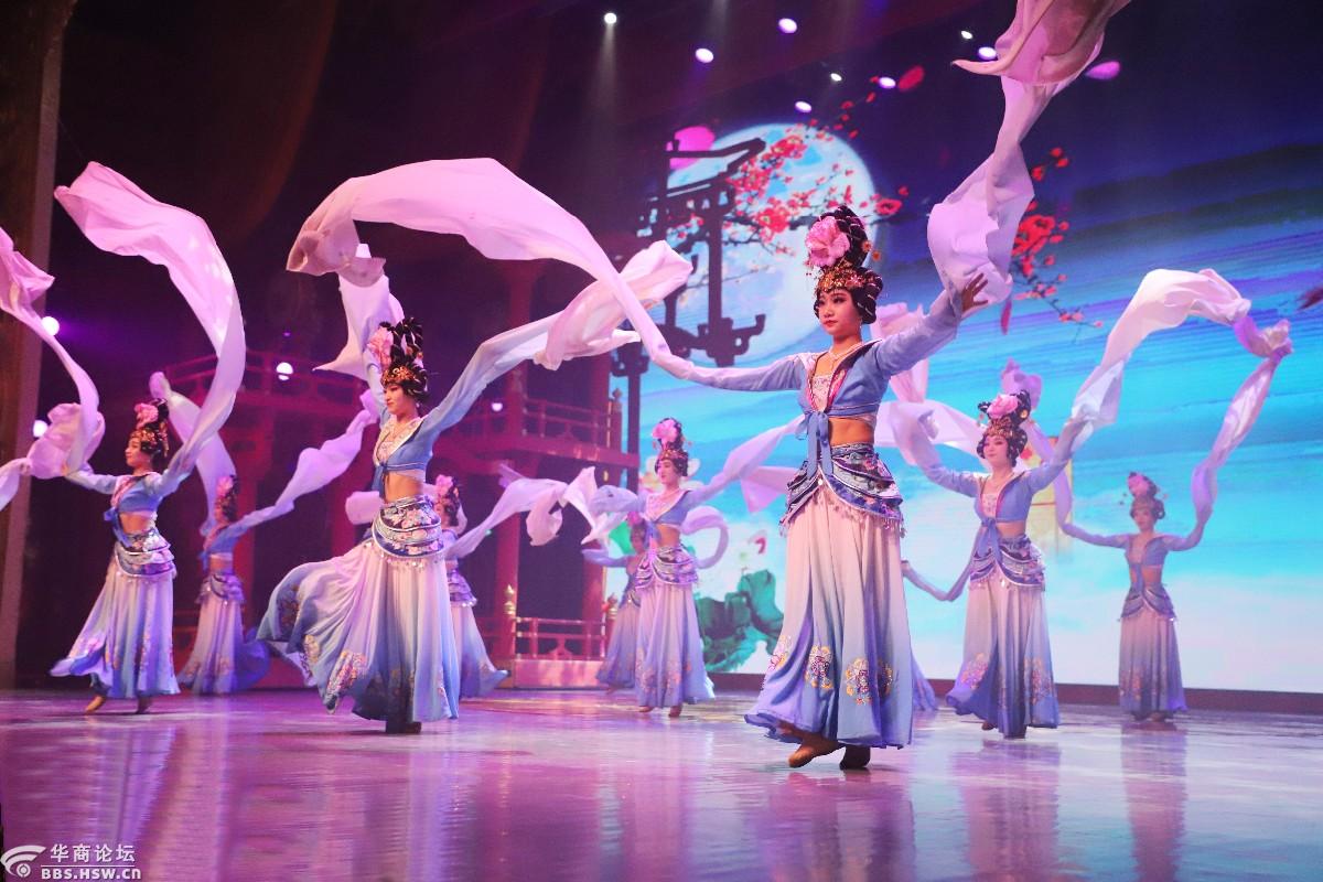 摄影中国首部大型唐宫乐舞大唐女皇演出剧照