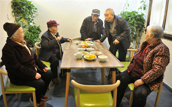 陕师大长安校区家属院现公益餐厅 高龄独居老人免费吃