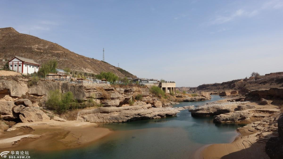 泾水岸边觅梨花