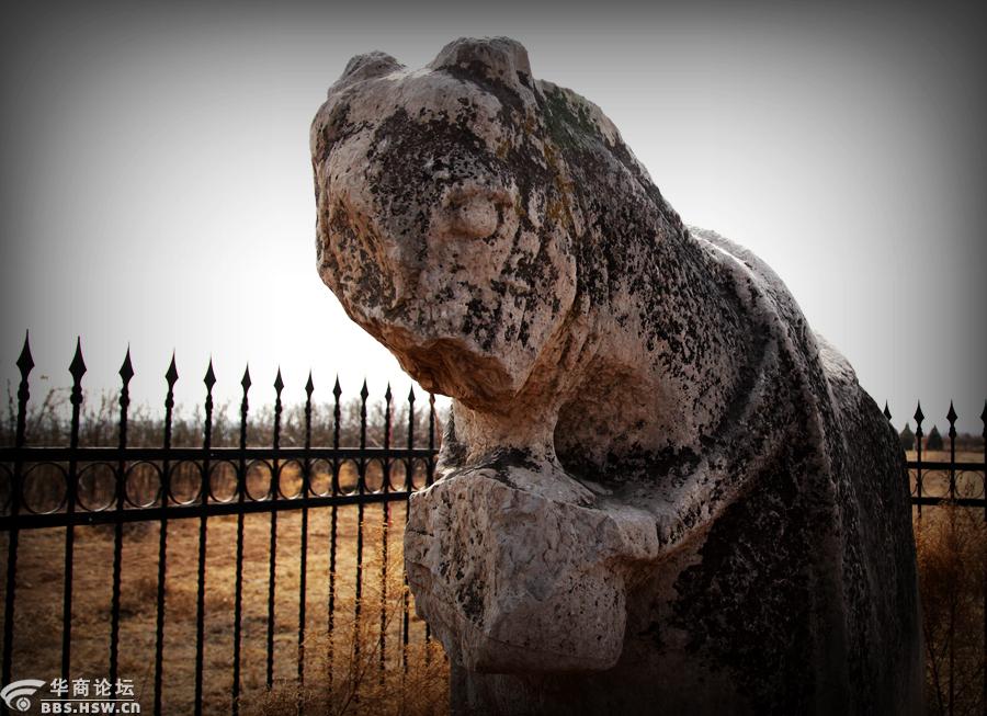 走进昏庸相继的皇帝陵园——简陵