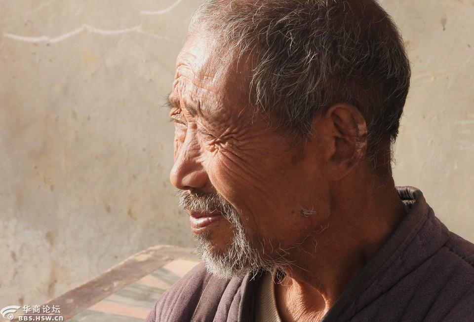 为七旬农民老人拍肖像照!