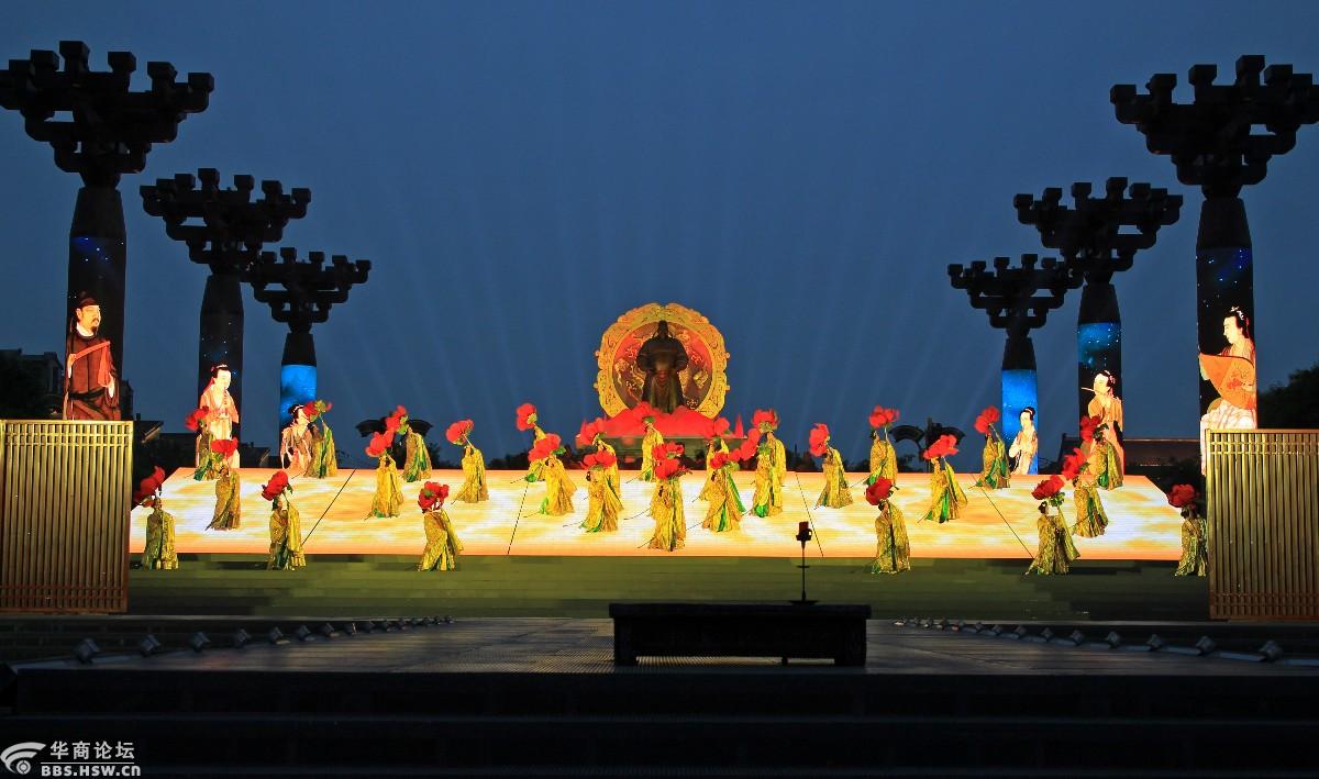 再回长安大唐不夜城演绎精彩曲江1