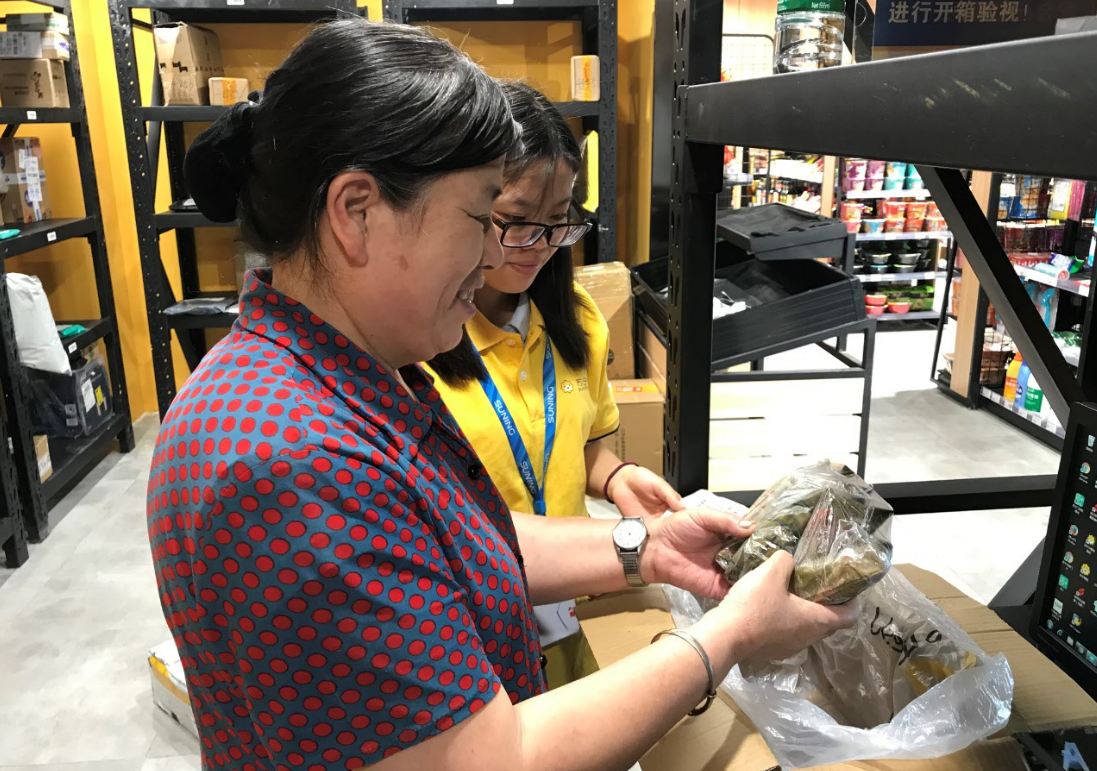 618真人真事：有位妈妈包好粽子给苏宁小店，让店长……