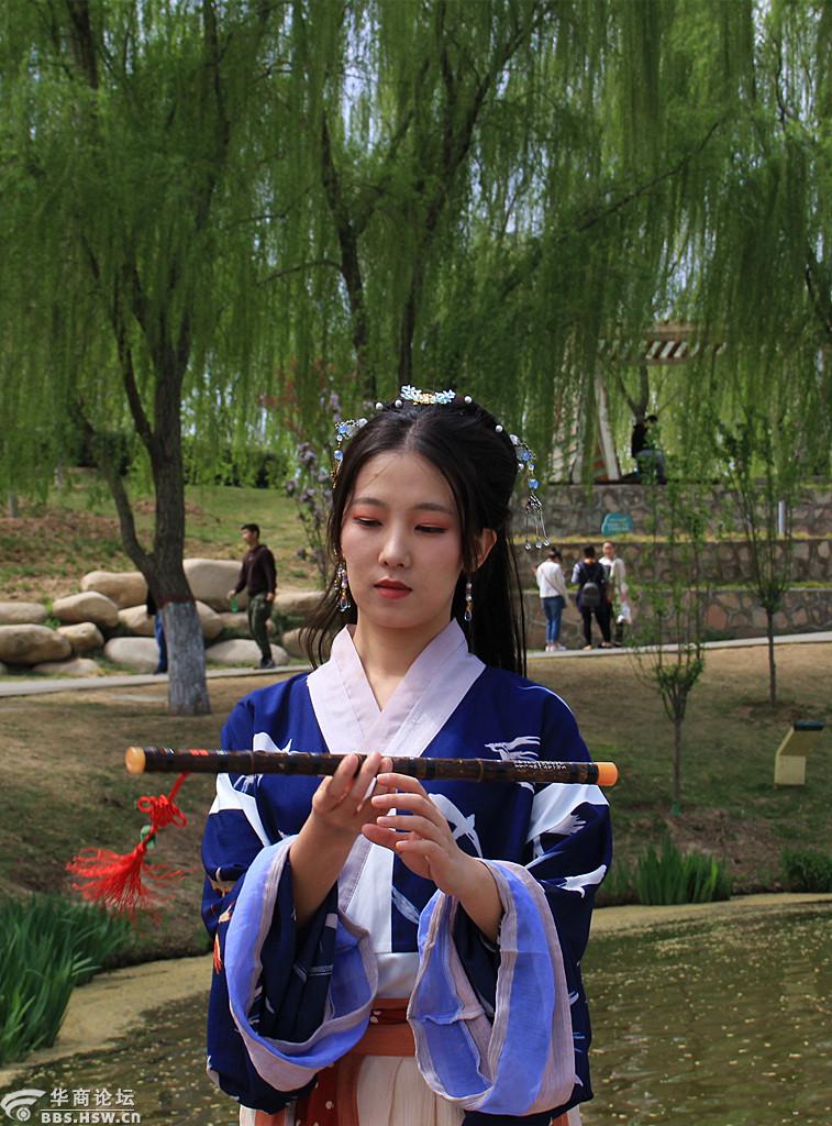 刘文征图说14在西安浐灞国家湿地公园学拍美女b